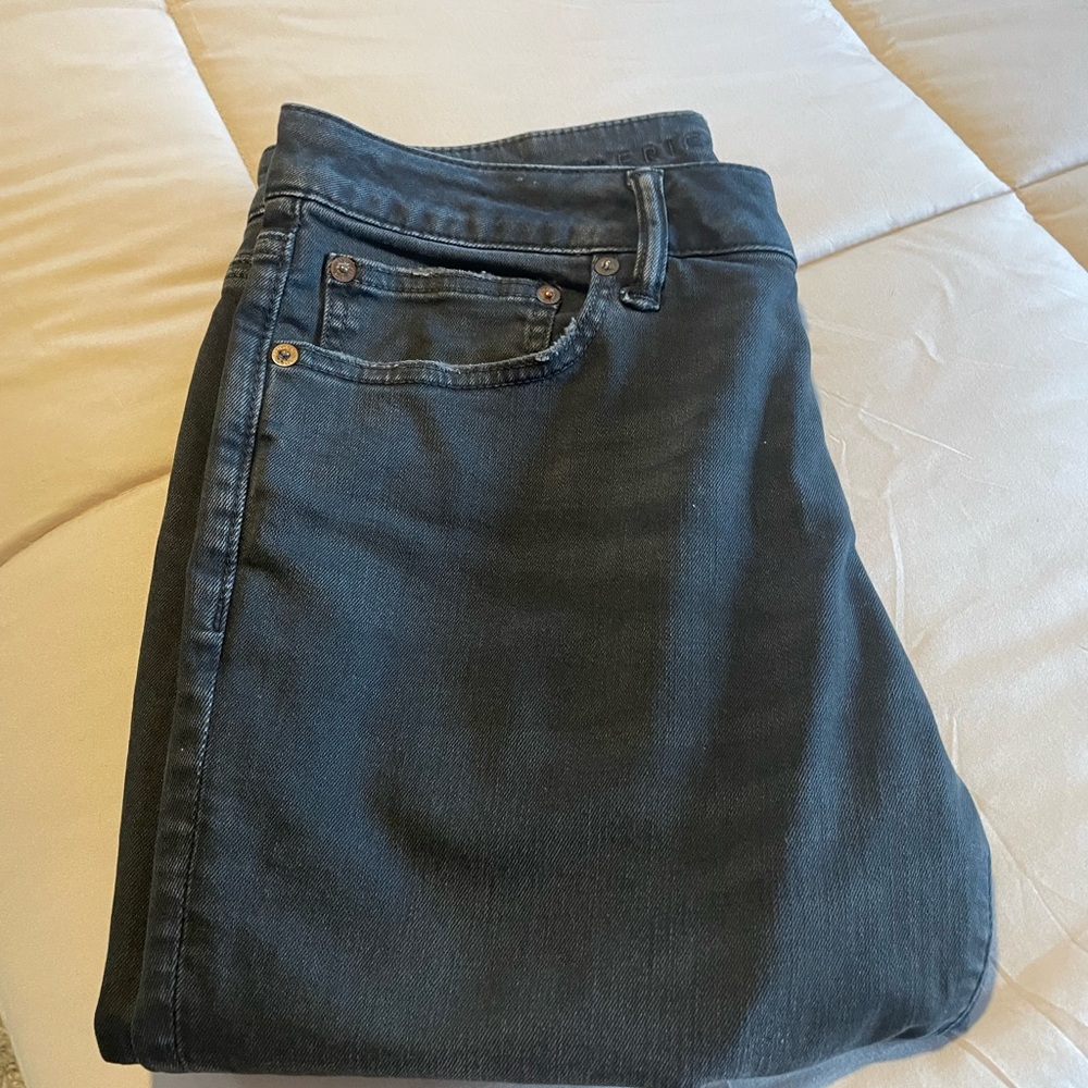 American Eagle Flex jeans in dark wash, not quite black